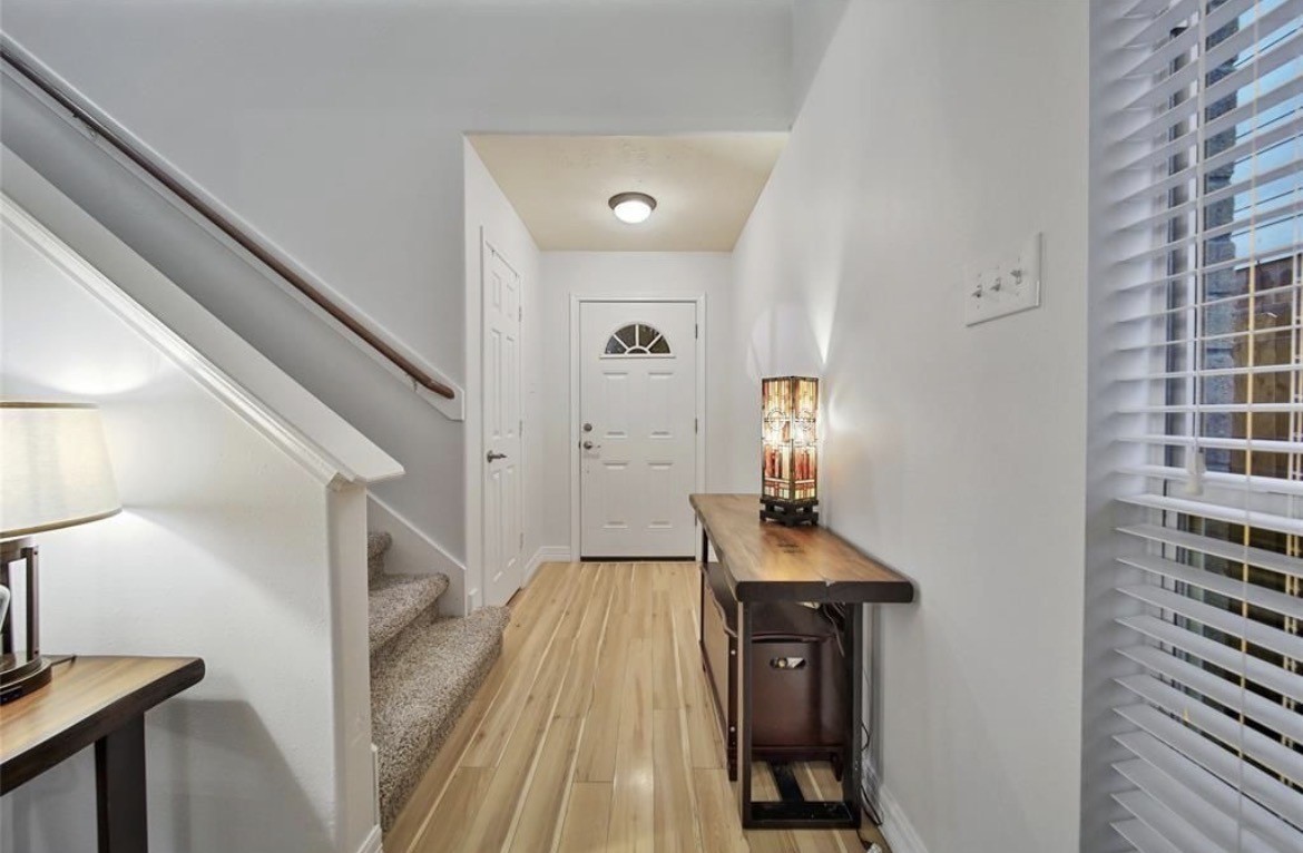 16923 Lockford Lane Property Photo 3