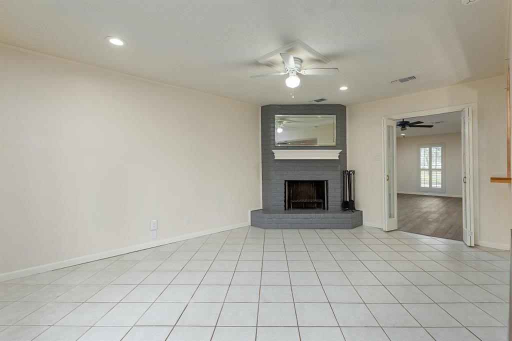 20357 Fieldtree Drive Property Photo 5