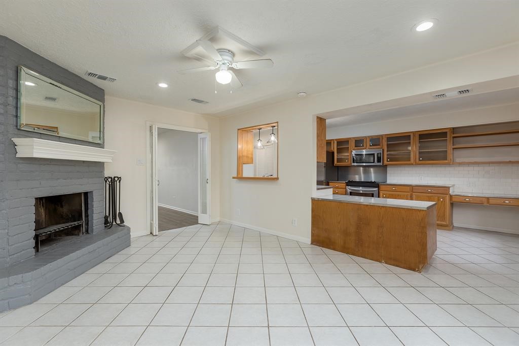 20357 Fieldtree Drive Property Photo 6