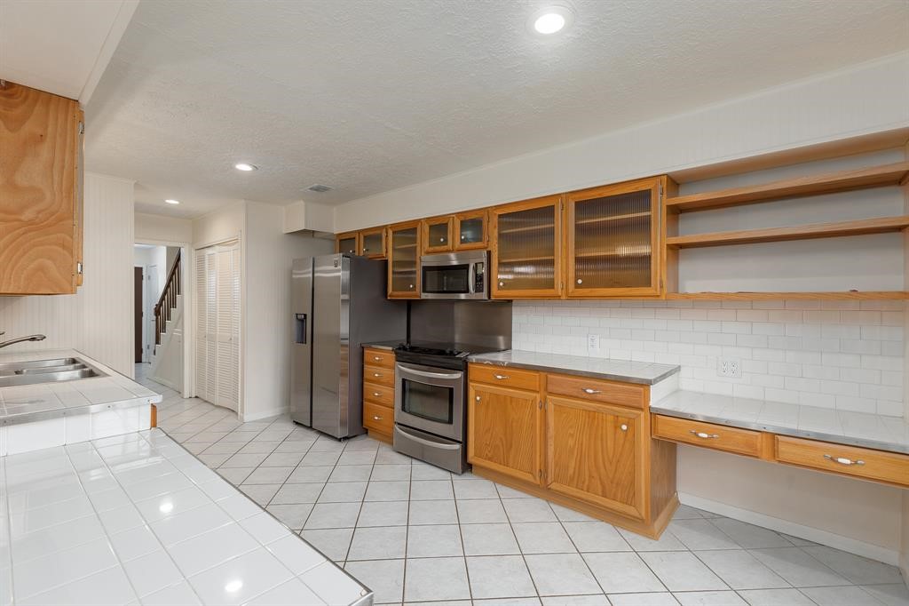 20357 Fieldtree Drive Property Photo 8