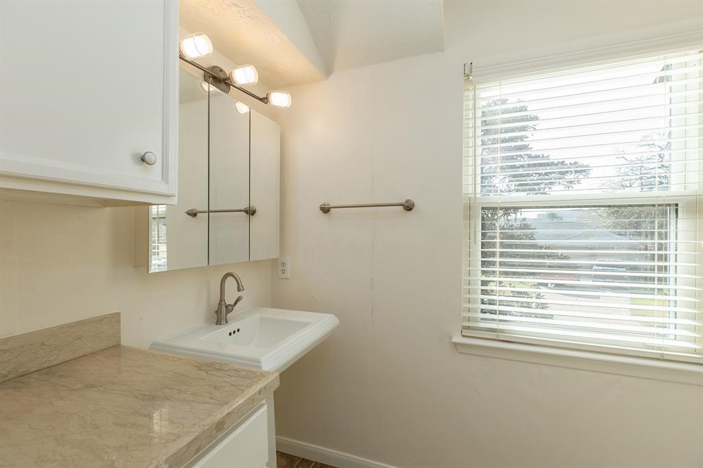 20357 Fieldtree Drive Property Photo 12