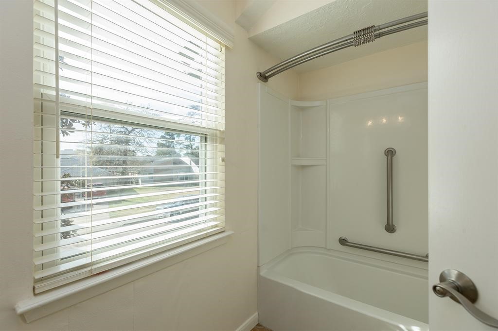 20357 Fieldtree Drive Property Photo 13