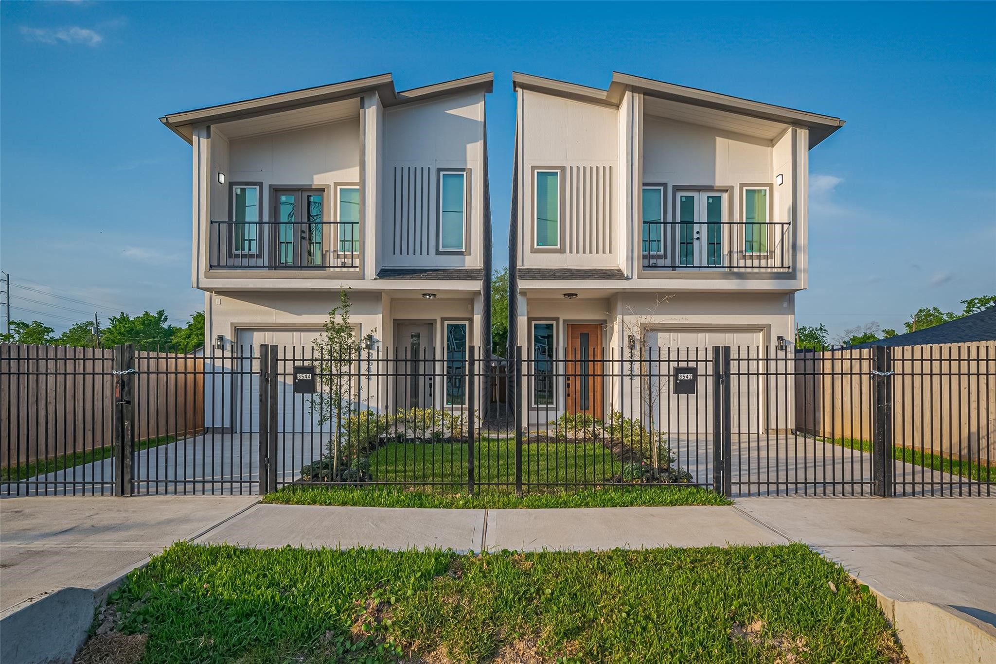 3542 Mt Pleasant Steet Property Photo 1