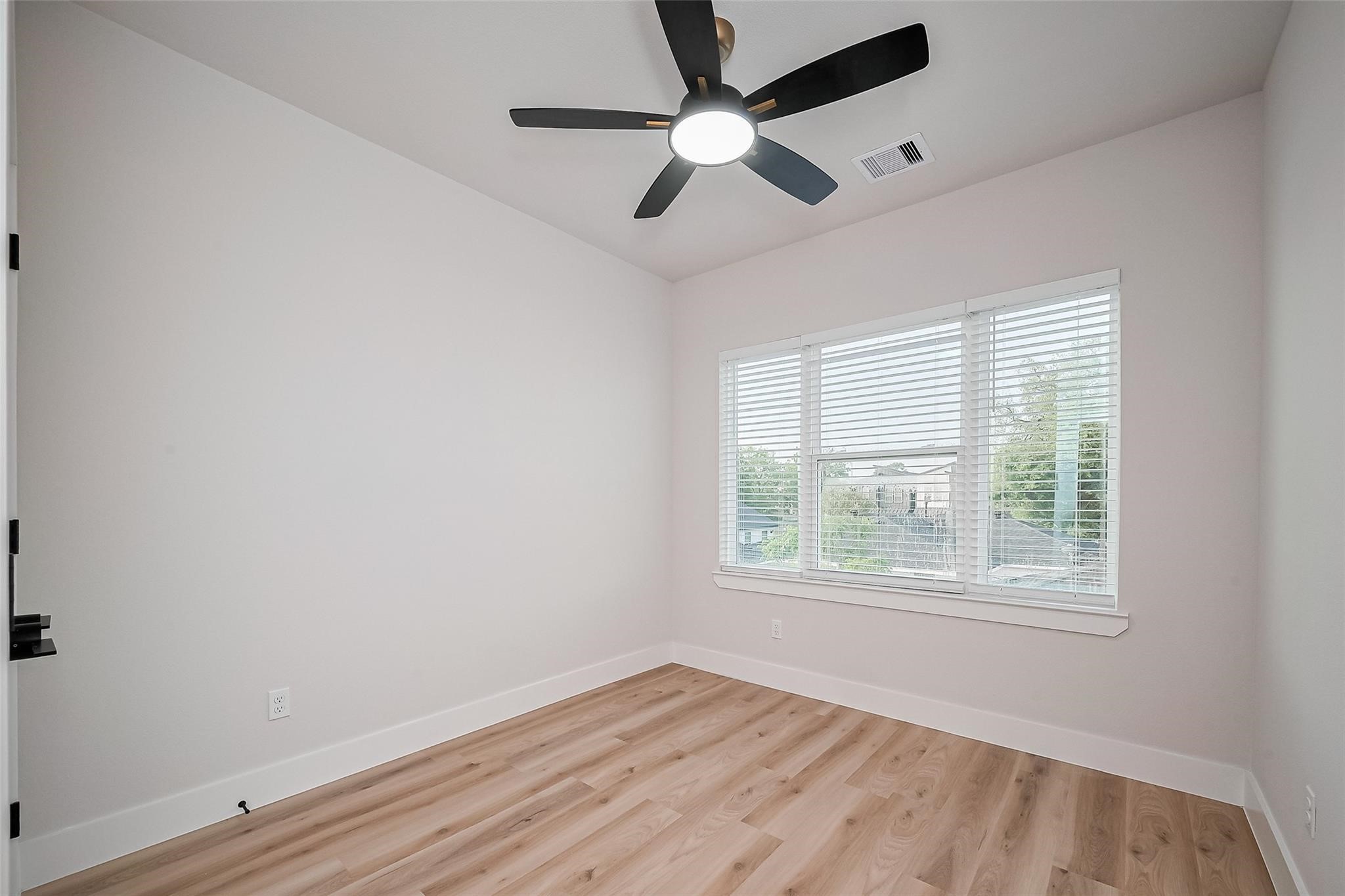 3542 Mt Pleasant Steet Property Photo 13