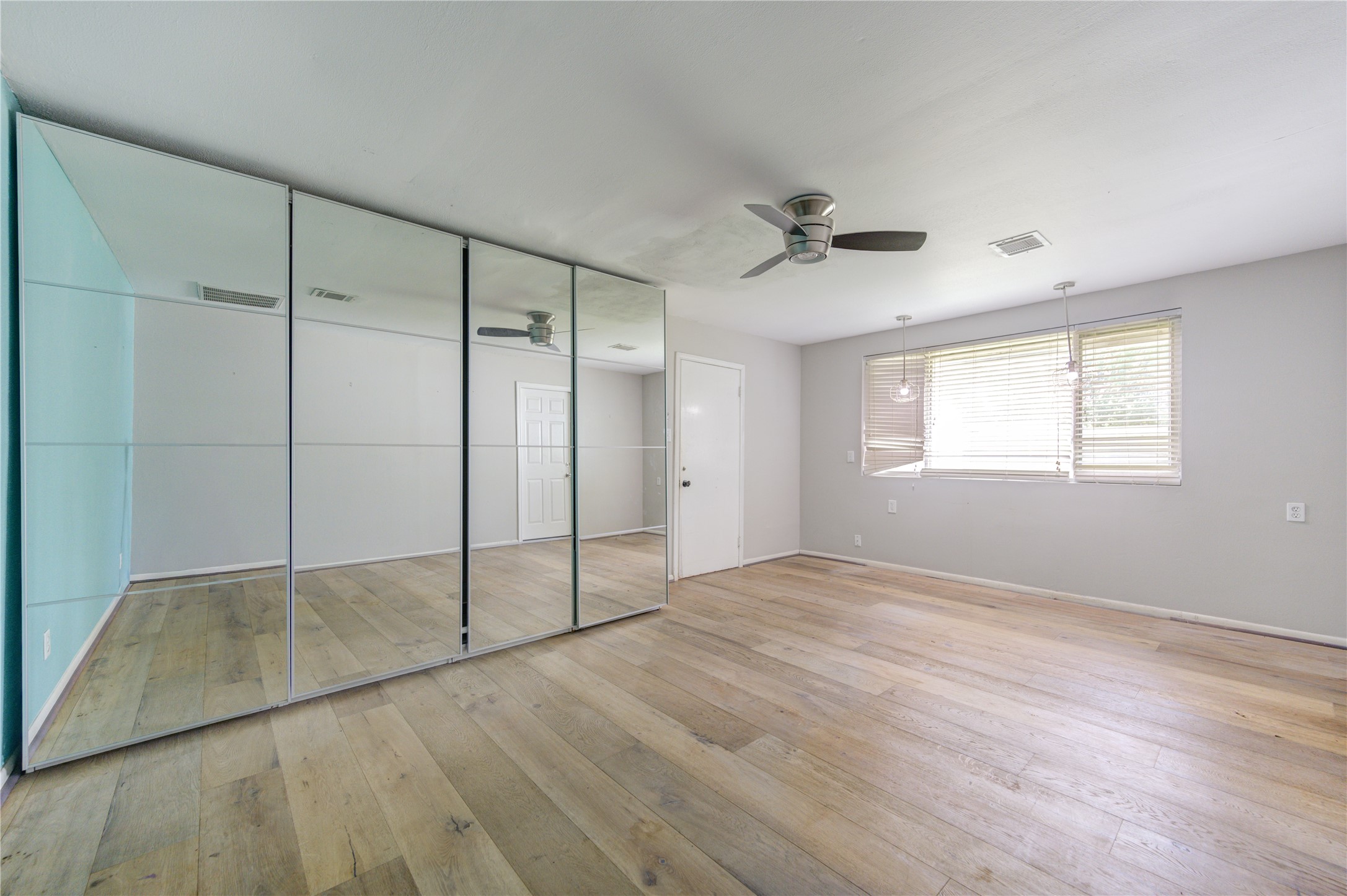 5019 Oak Forest Drive Property Photo 24