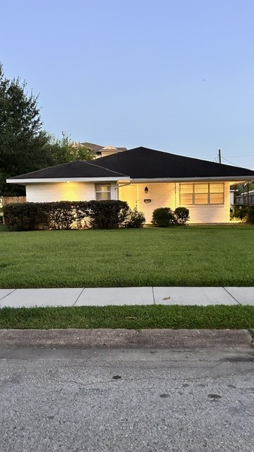 6027 Woodbrook Lane Property Photo 2