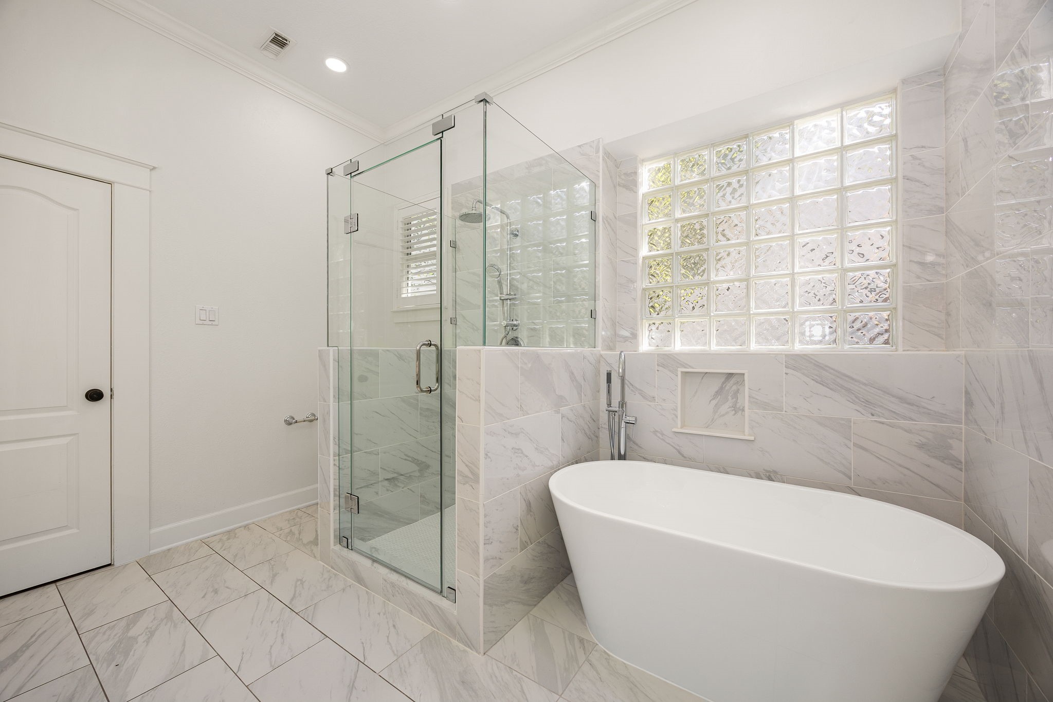 23 Pipers Meadow Street Property Photo 19