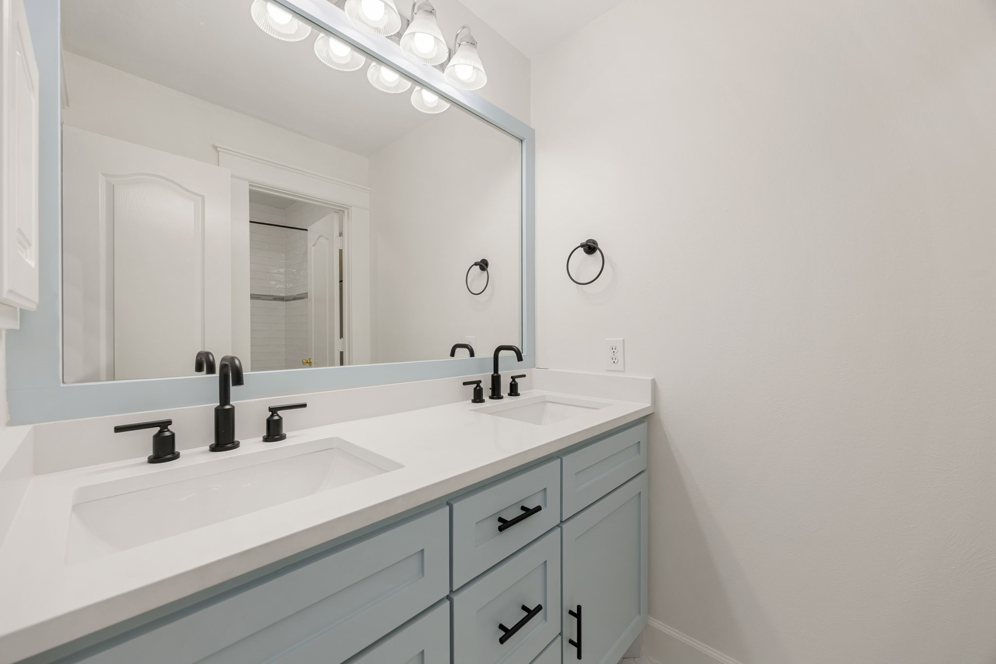 23 Pipers Meadow Street Property Photo 23