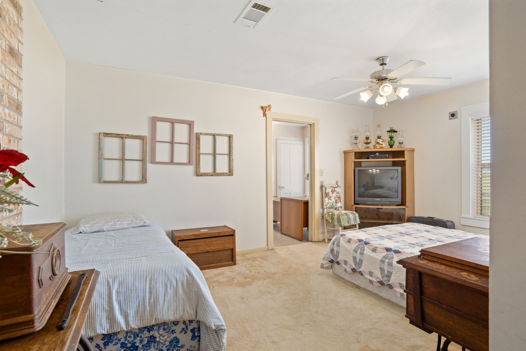 1354 County Road 281 Property Photo 42