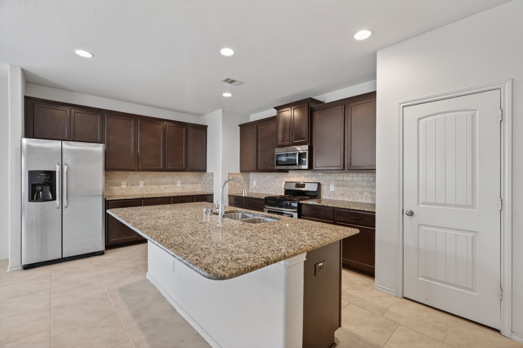 138 Meadow Grove Drive Property Photo 3