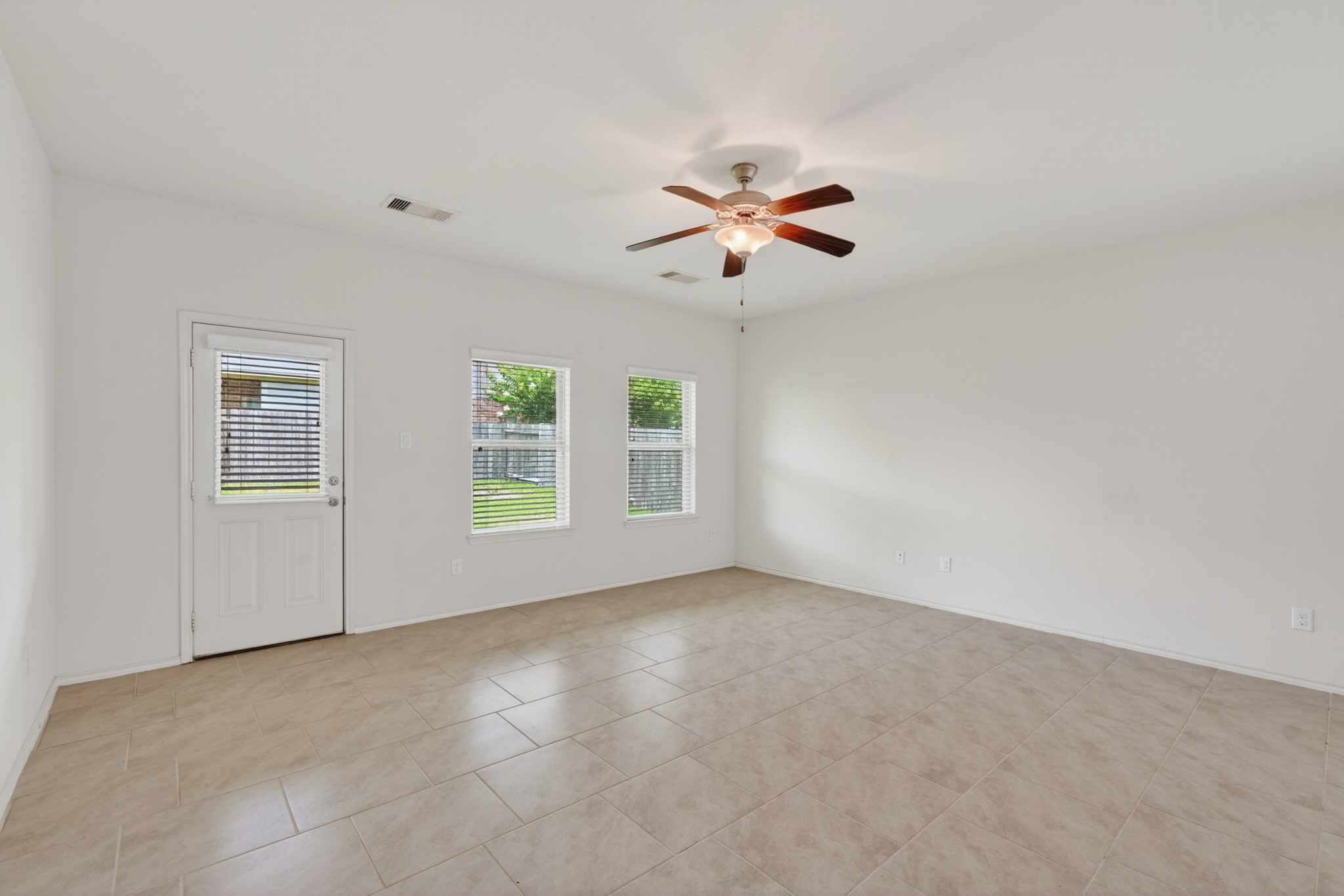 138 Meadow Grove Drive Property Photo 16