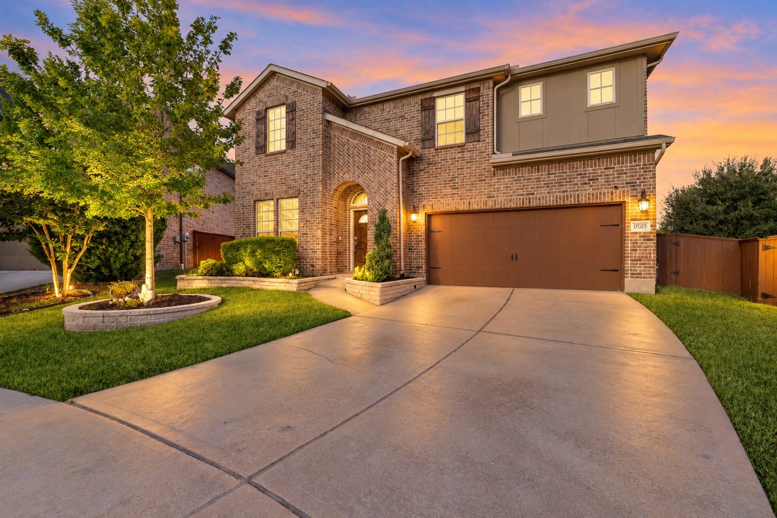 17003 Hinkley Glen Court Property Photo 1