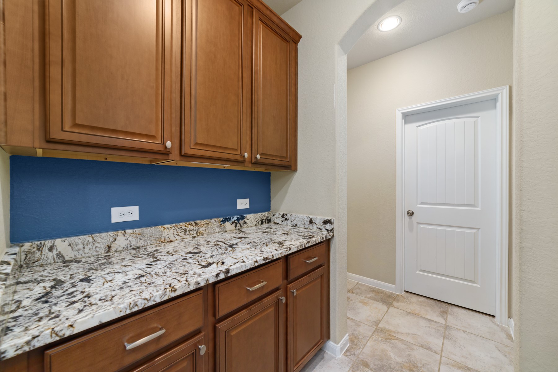 17003 Hinkley Glen Court Property Photo 5
