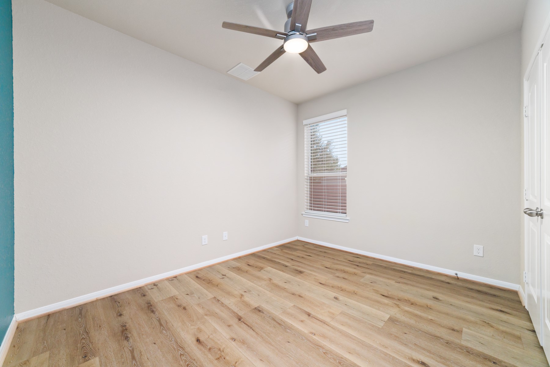 17003 Hinkley Glen Court Property Photo 7