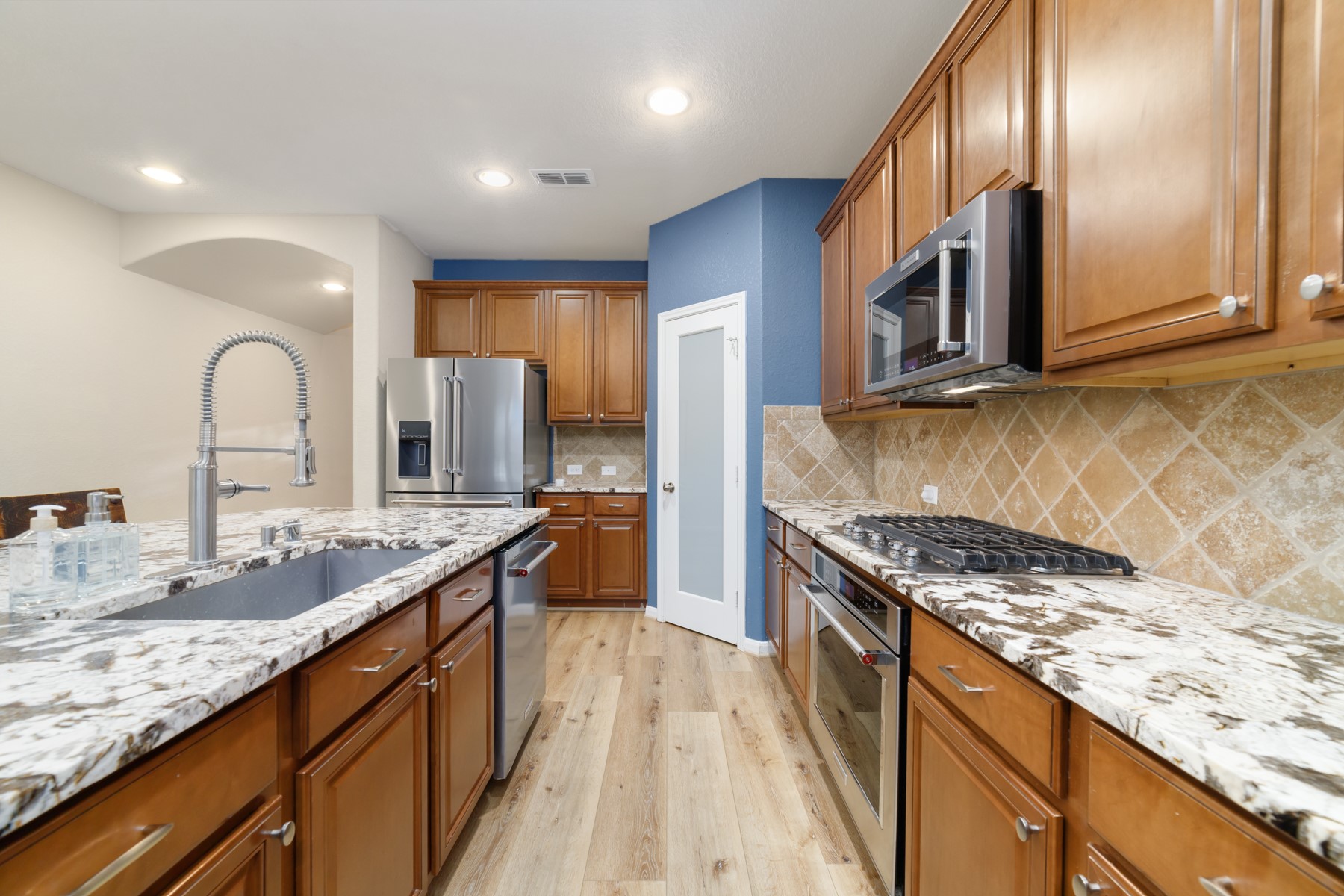 17003 Hinkley Glen Court Property Photo 11