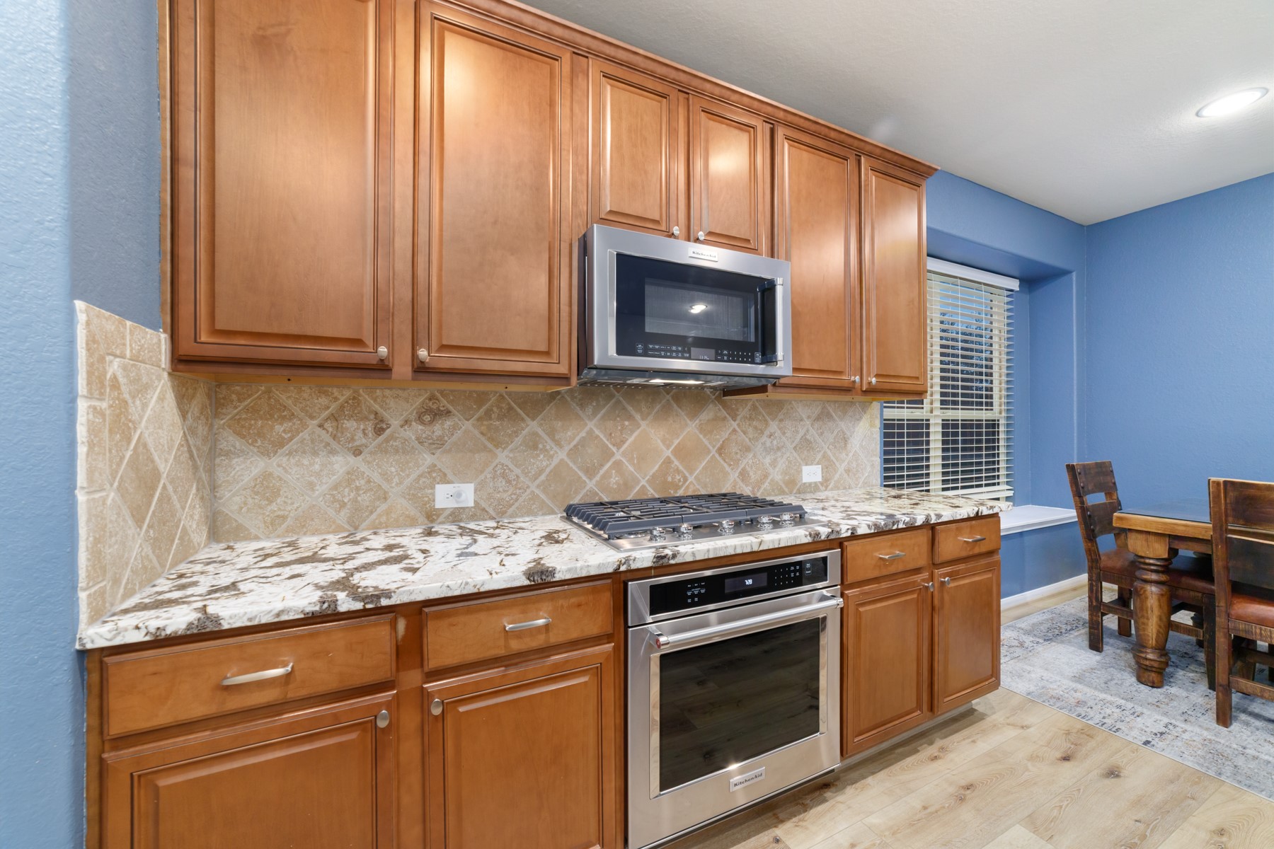 17003 Hinkley Glen Court Property Photo 12