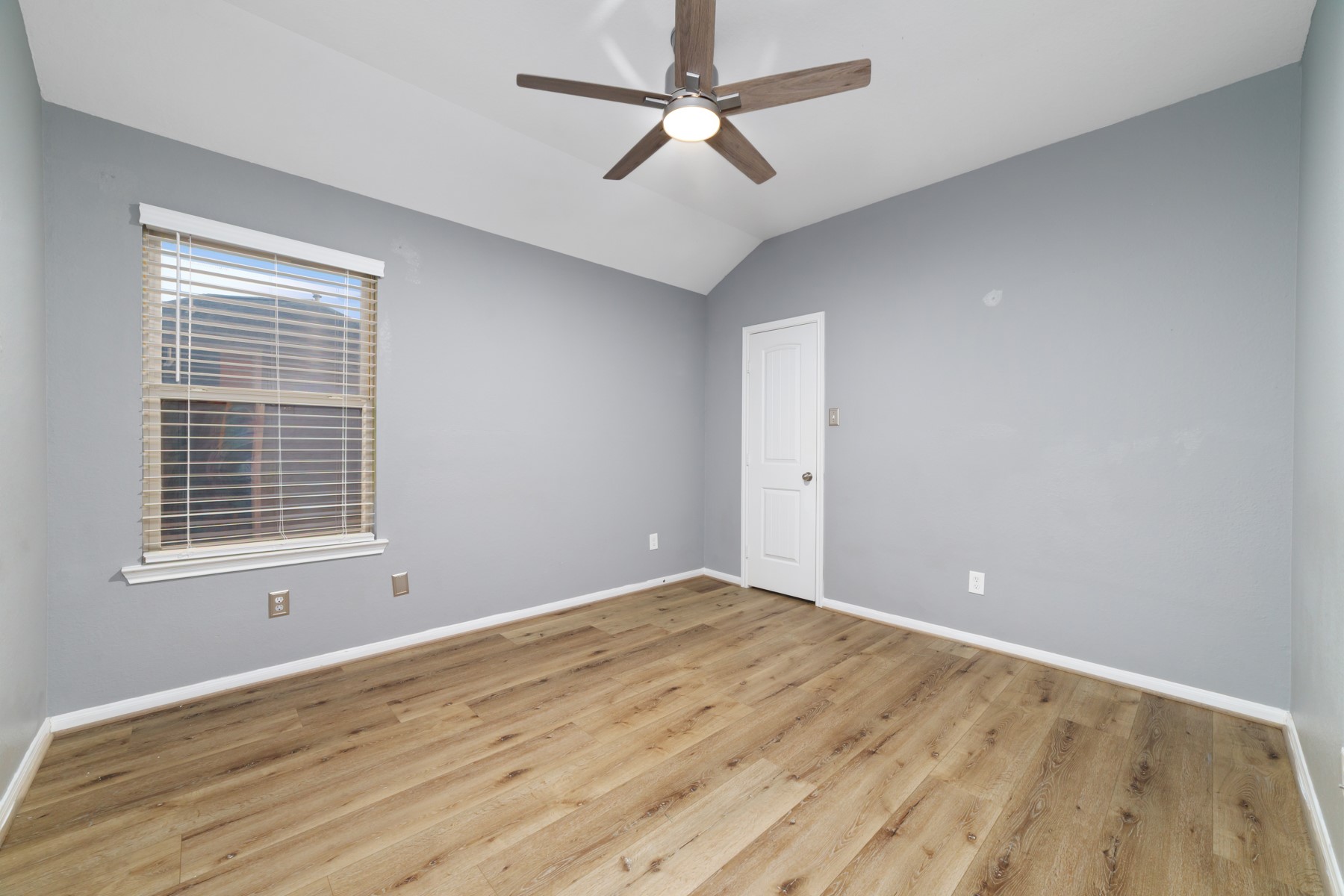 17003 Hinkley Glen Court Property Photo 27