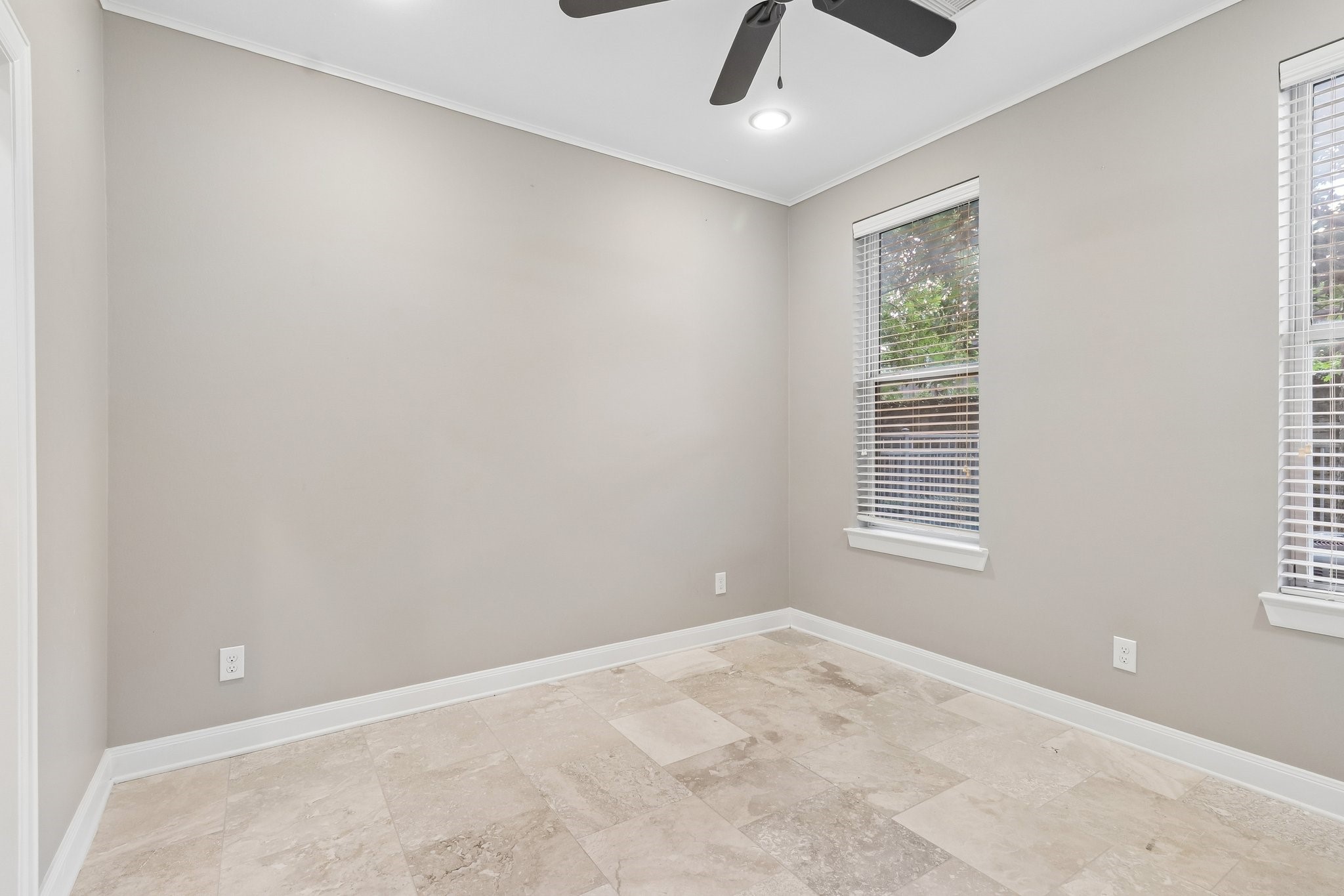 3115 Leeland Street Property Photo 4