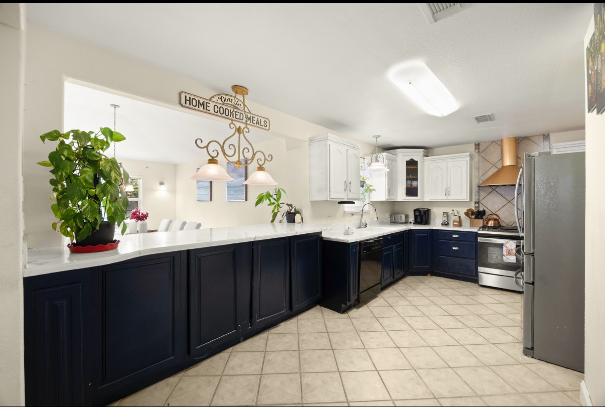 7911 Jonquil Drive Property Photo 11