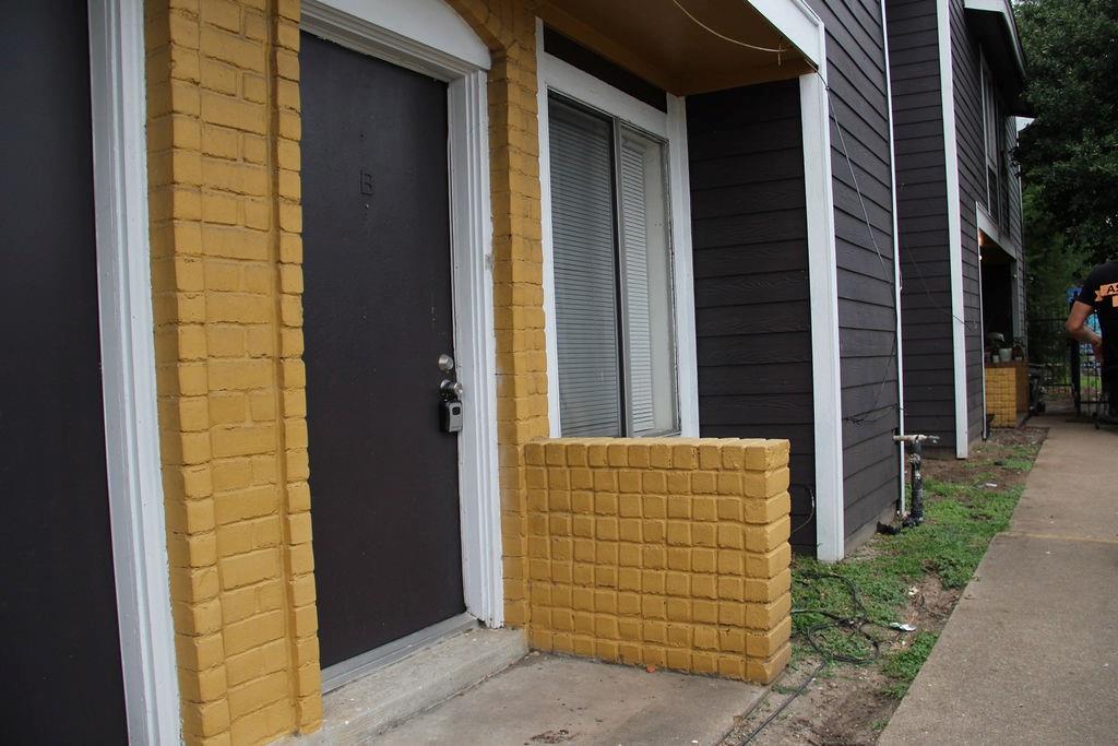 12506 Ashford Meadow Drive # B, Houston Tx 77082 Property Photo 1