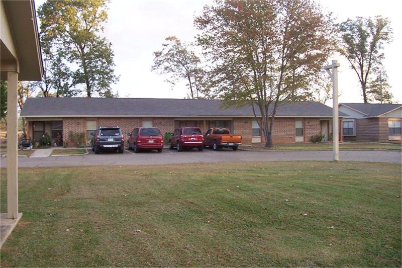303 E Avenue Property Photo 4