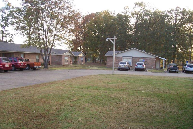 303 E Avenue Property Photo 5
