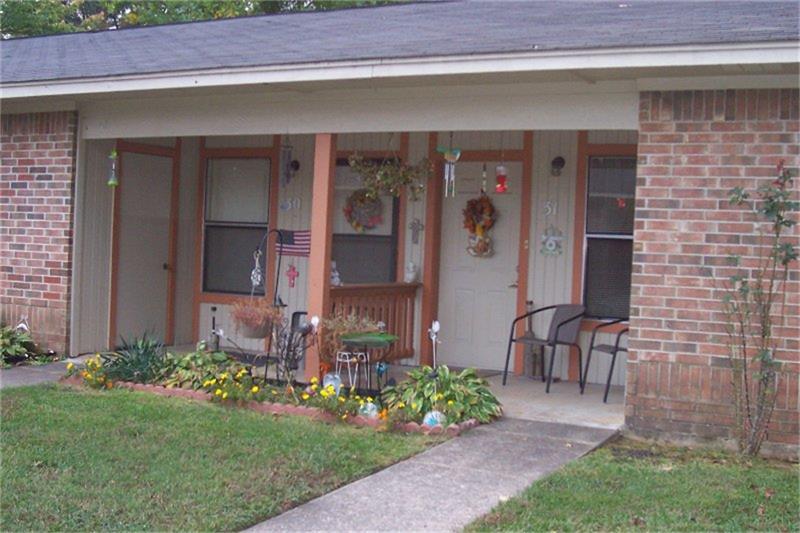 303 E Avenue Property Photo 7