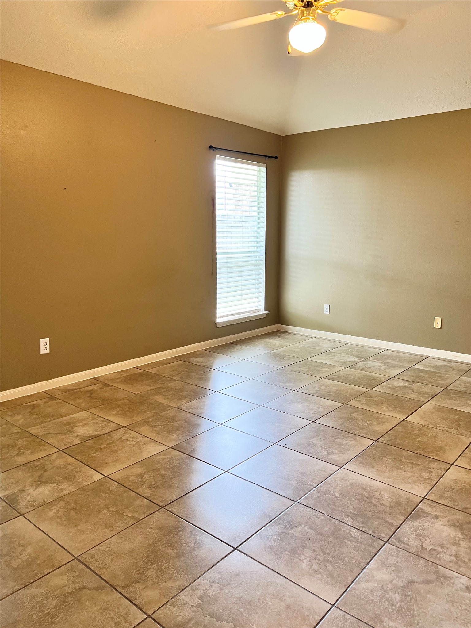 6610 Chantalle Drive Property Photo 7