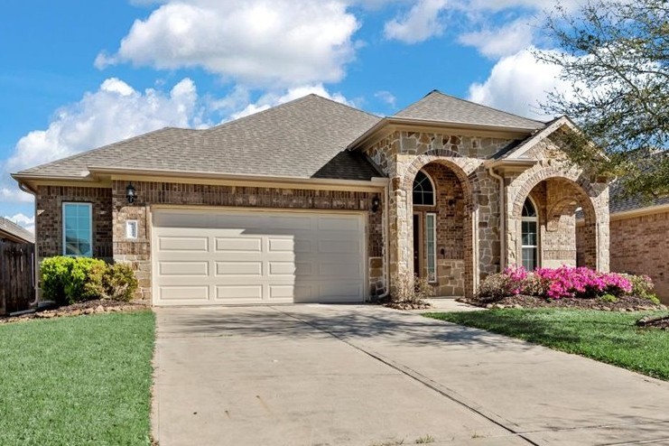 21319 Huron Bend Drive Property Photo