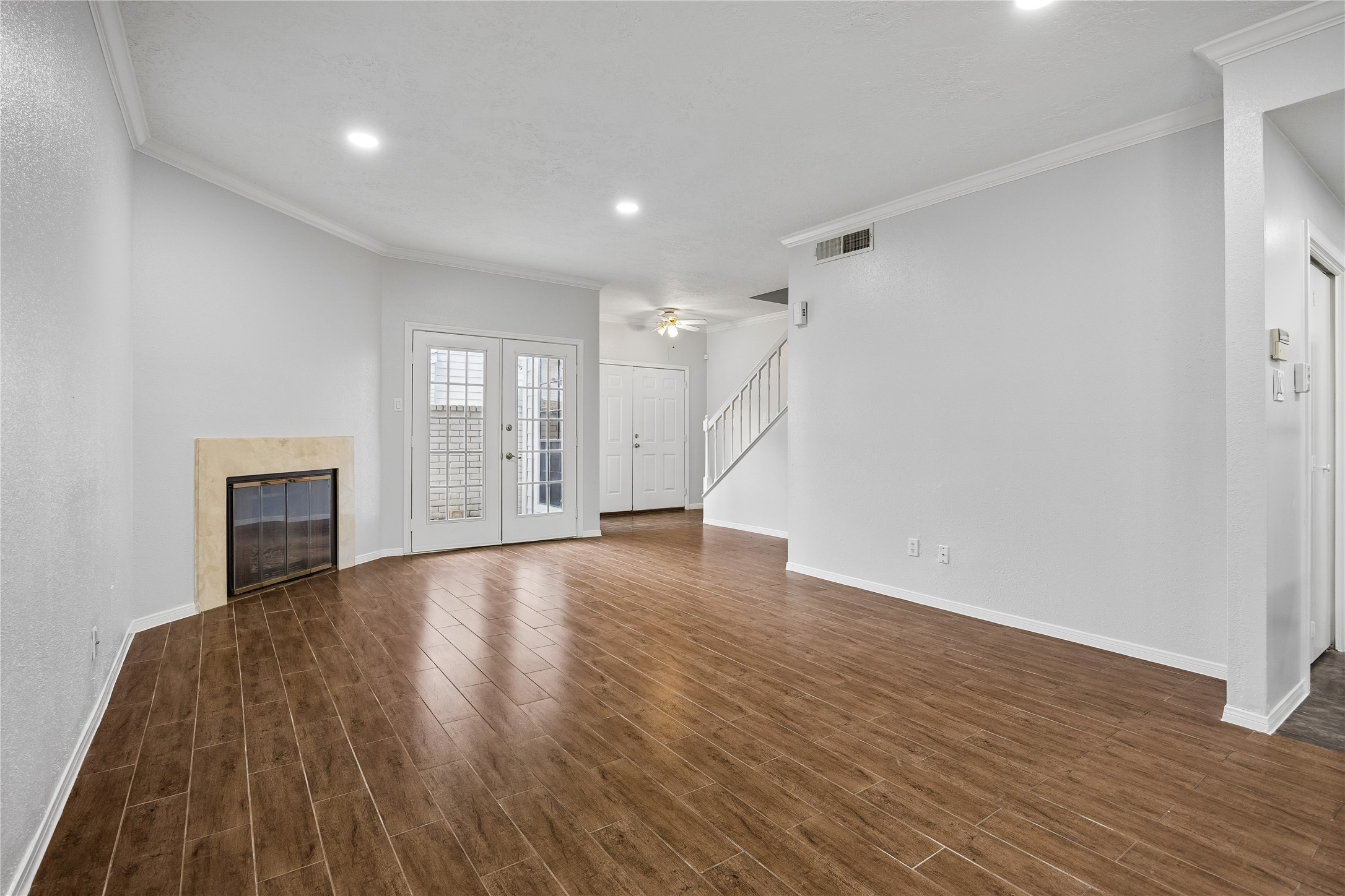 1911 Bering 8 Property Photo 5