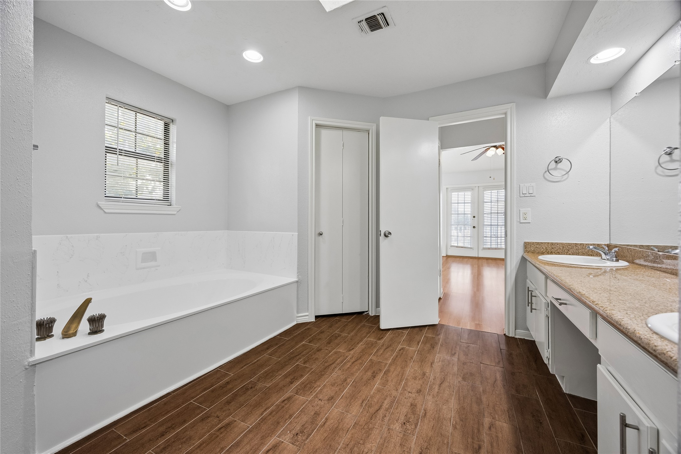 1911 Bering 8 Property Photo 21