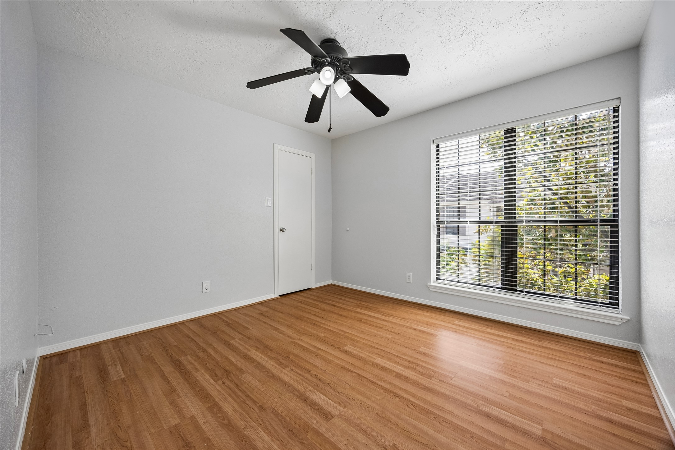 1911 Bering 8 Property Photo 23