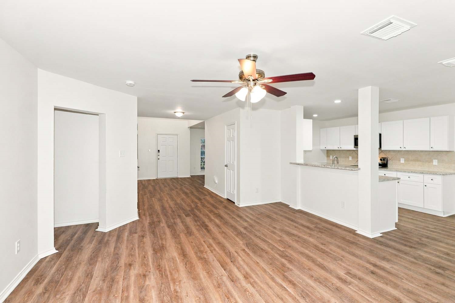 1415 Mcgee Lake Court Property Photo 6