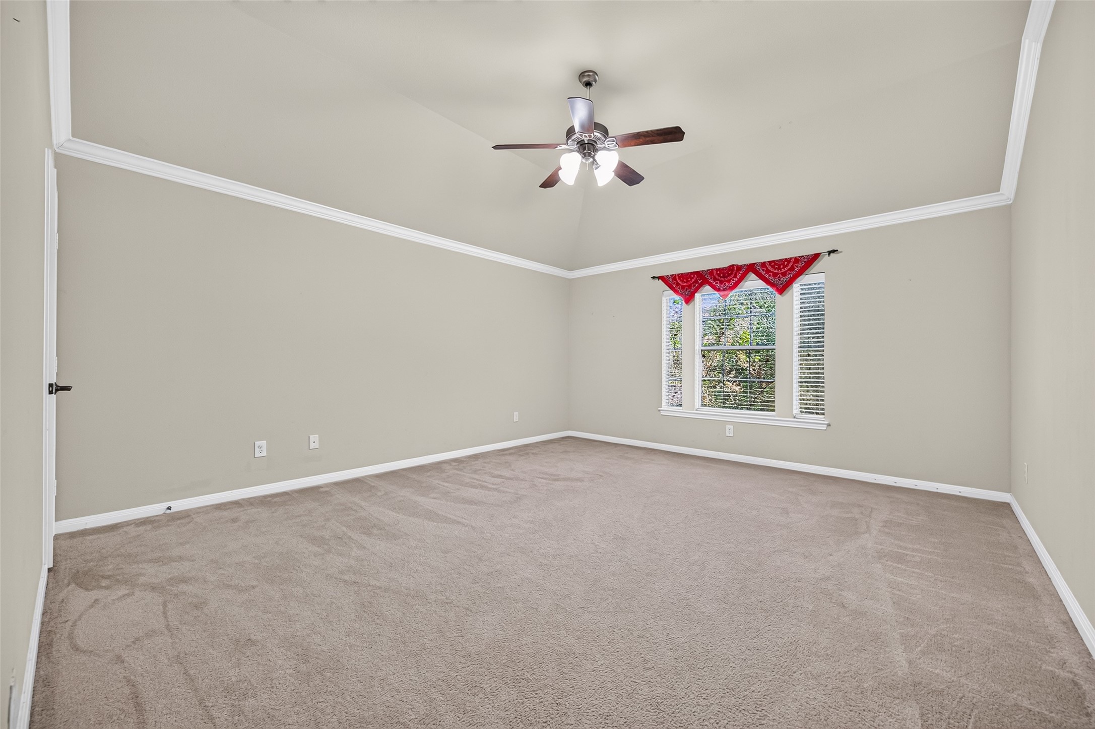 4618 Ambrosia Springs Lane Property Photo 32