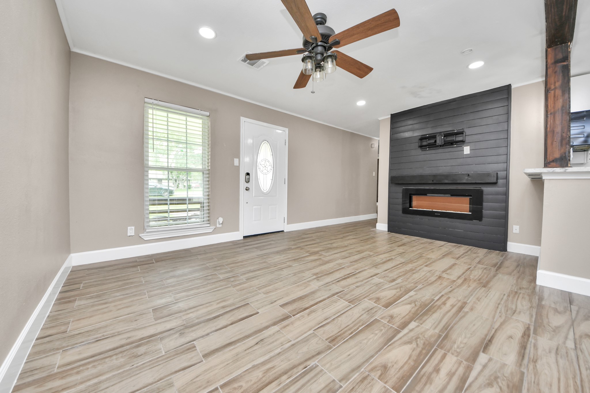 12733 7th Street Property Photo 4
