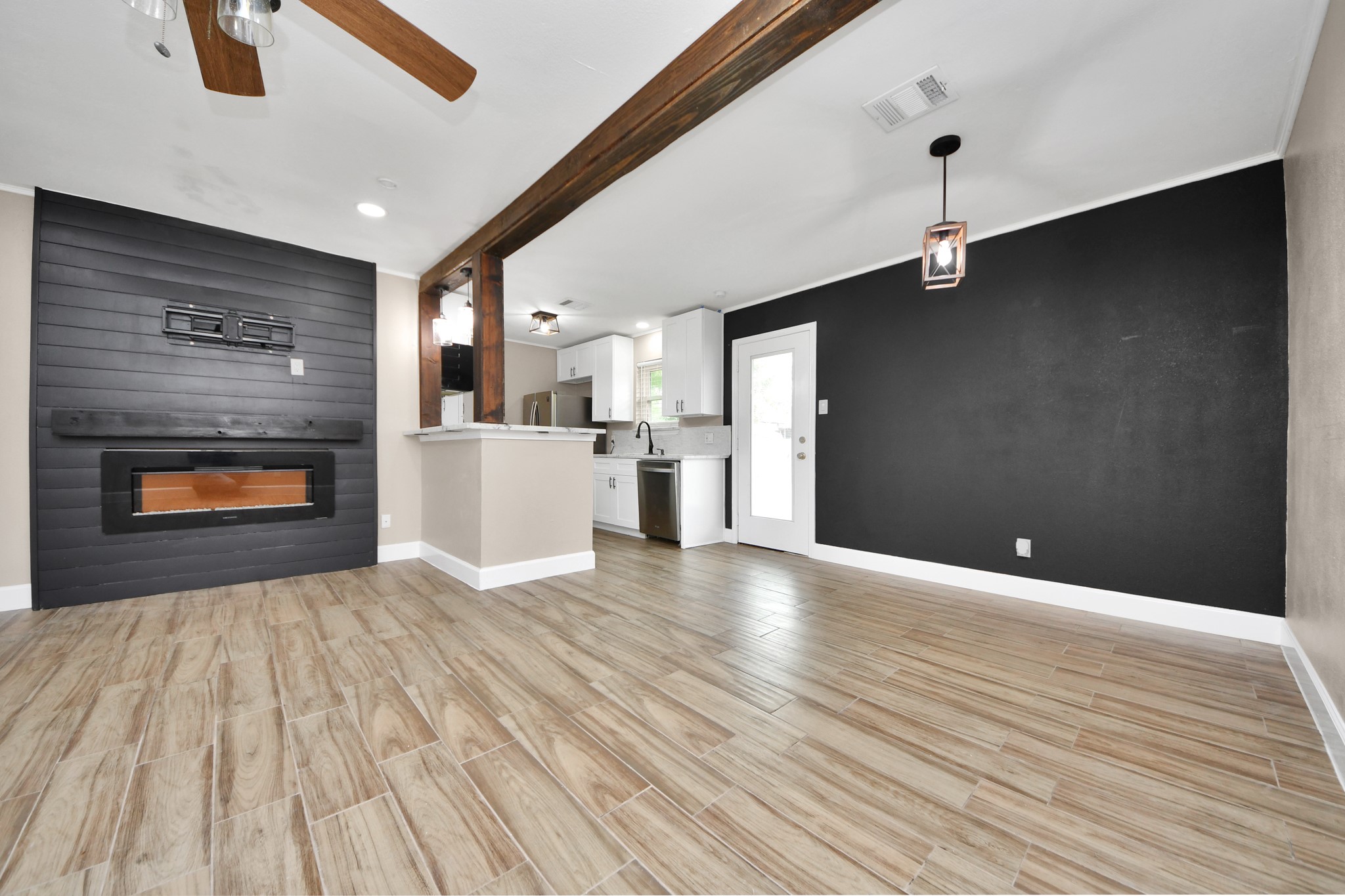 12733 7th Street Property Photo 5