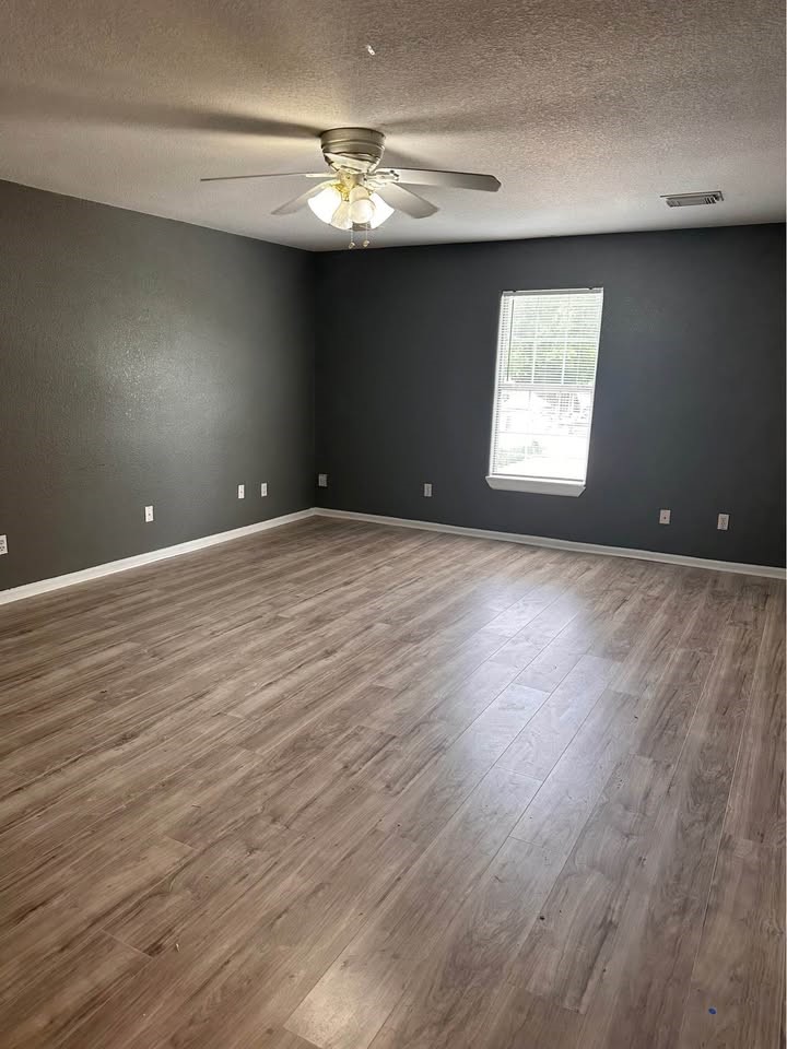 10428 Burden Street B Property Photo 5