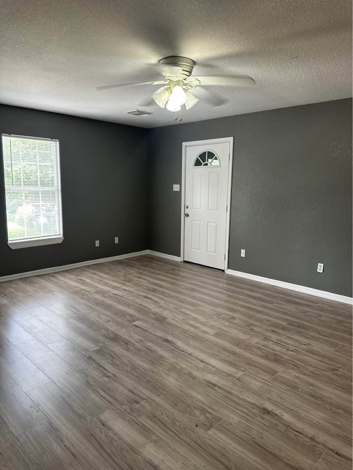 10428 Burden Street B Property Photo 6