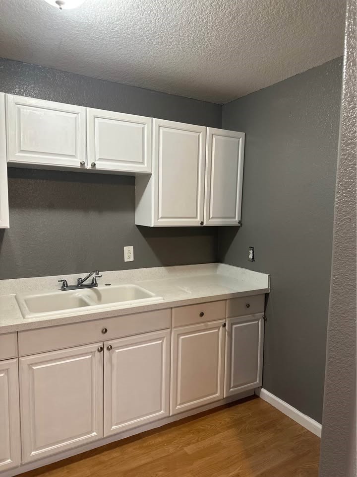 10428 Burden Street B Property Photo 8