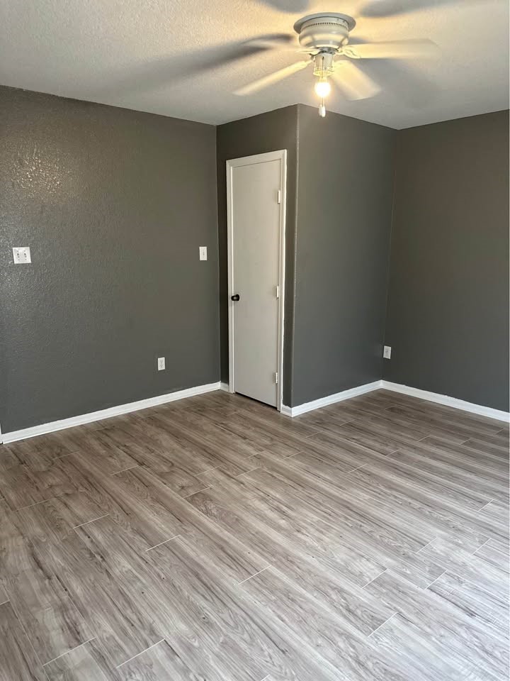 10428 Burden Street B Property Photo 11