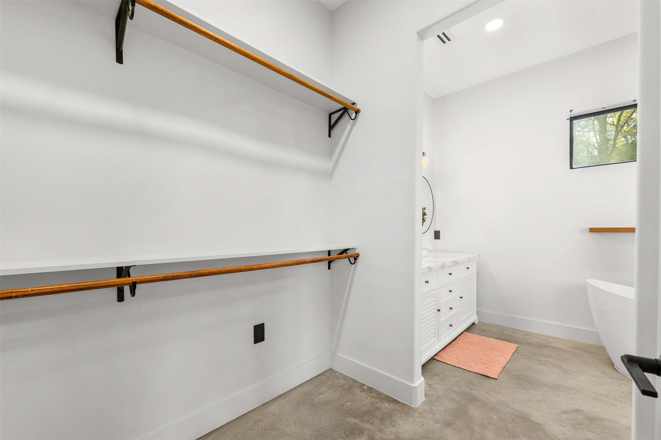 10202 Woodlane Boulevard Property Photo 33