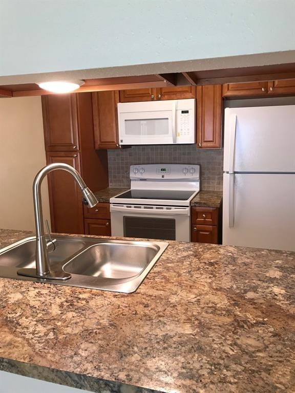 1947 Green Briar Colony Drive 15518-e Property Photo 9
