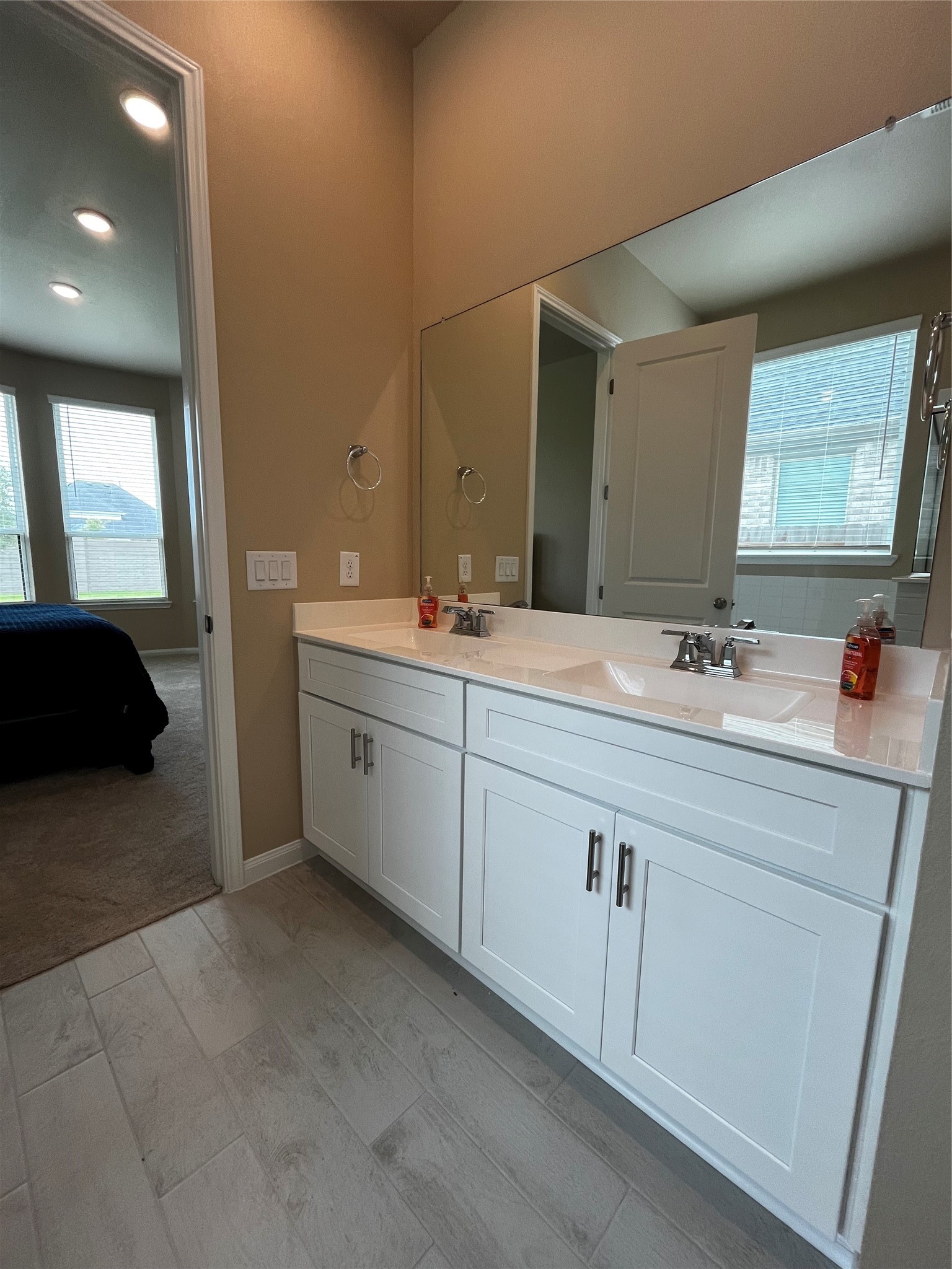 18206 Sonresa Way Property Photo 14