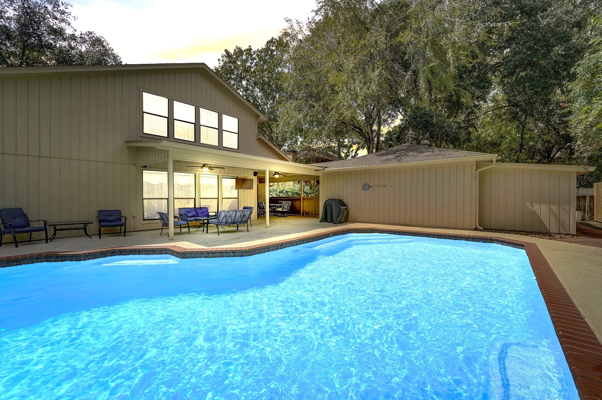 8111 Pine Green Lane Property Photo 5