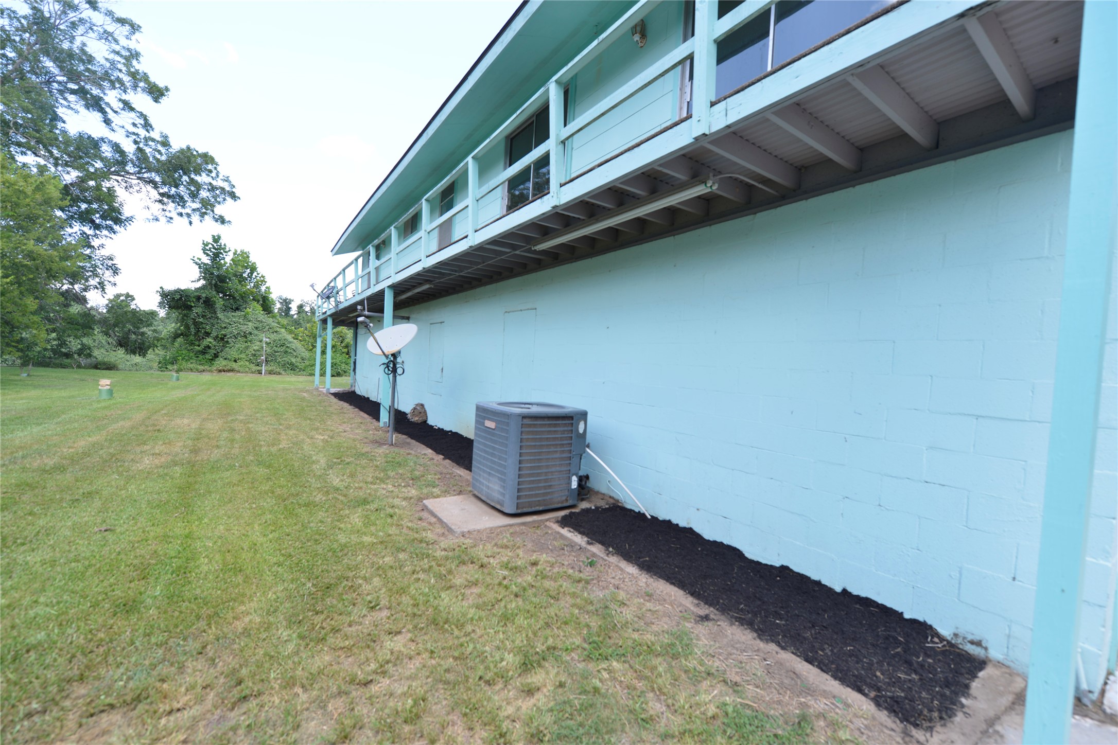 247 Selkirk Drive Property Photo 3