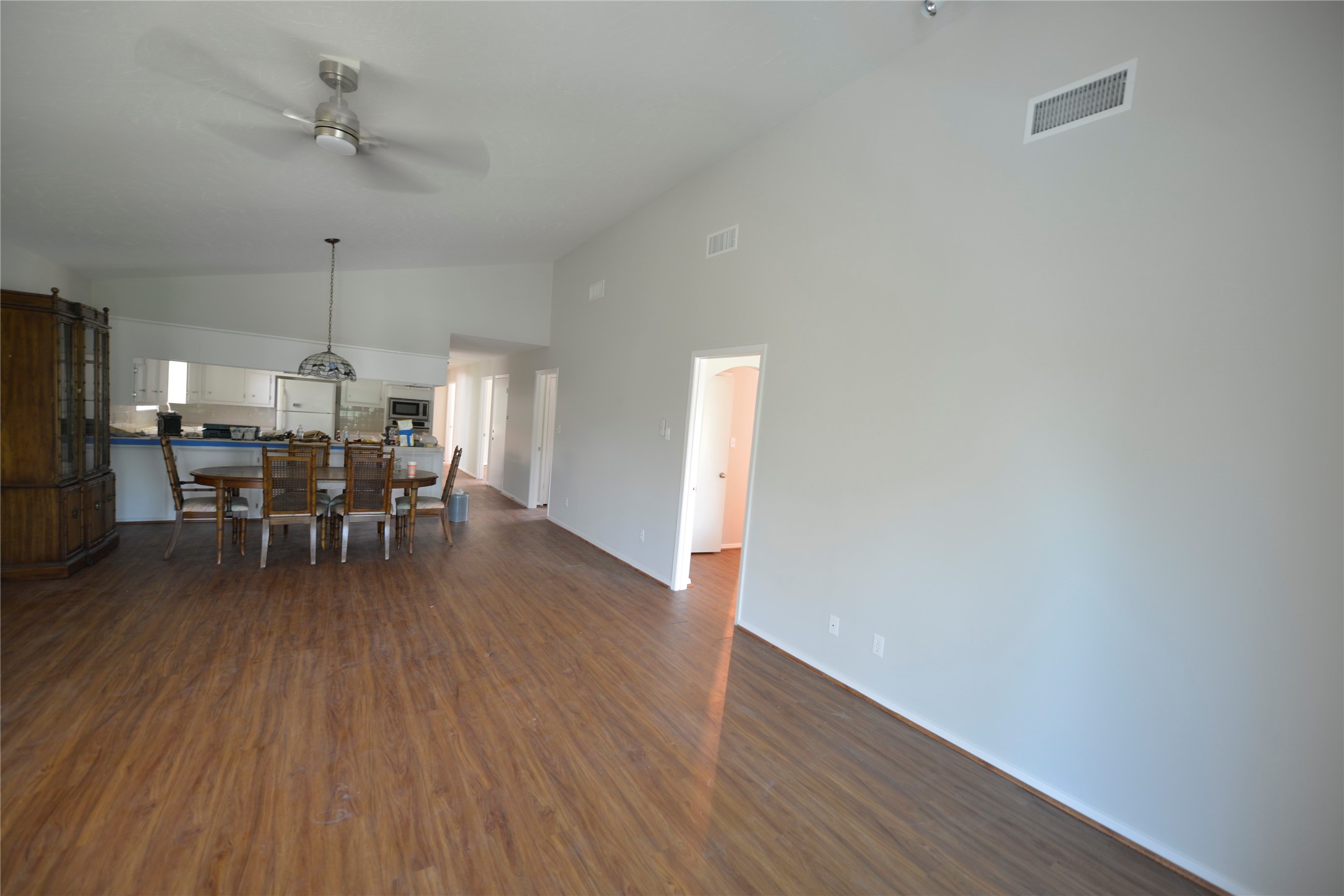 247 Selkirk Drive Property Photo 9