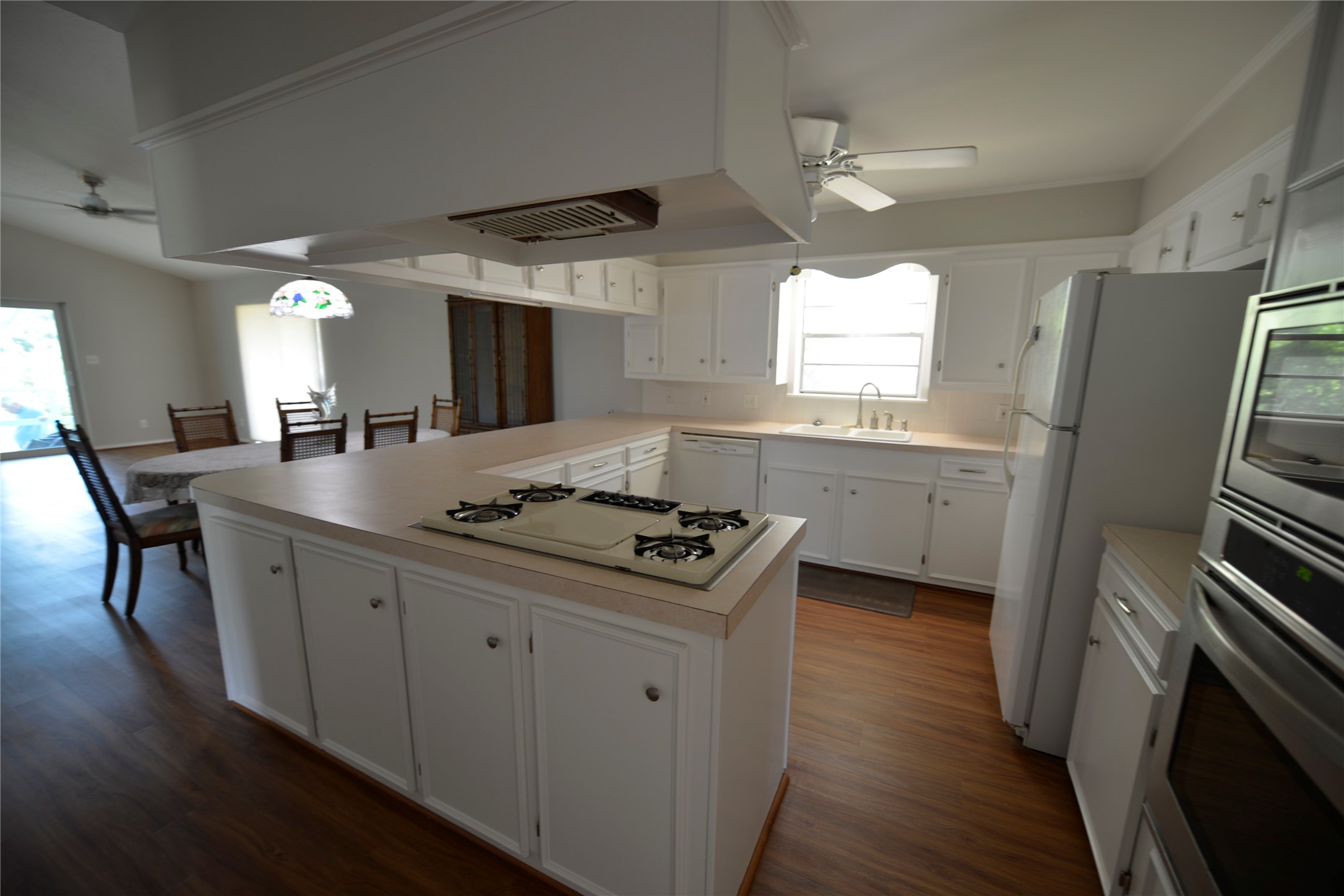 247 Selkirk Drive Property Photo 11