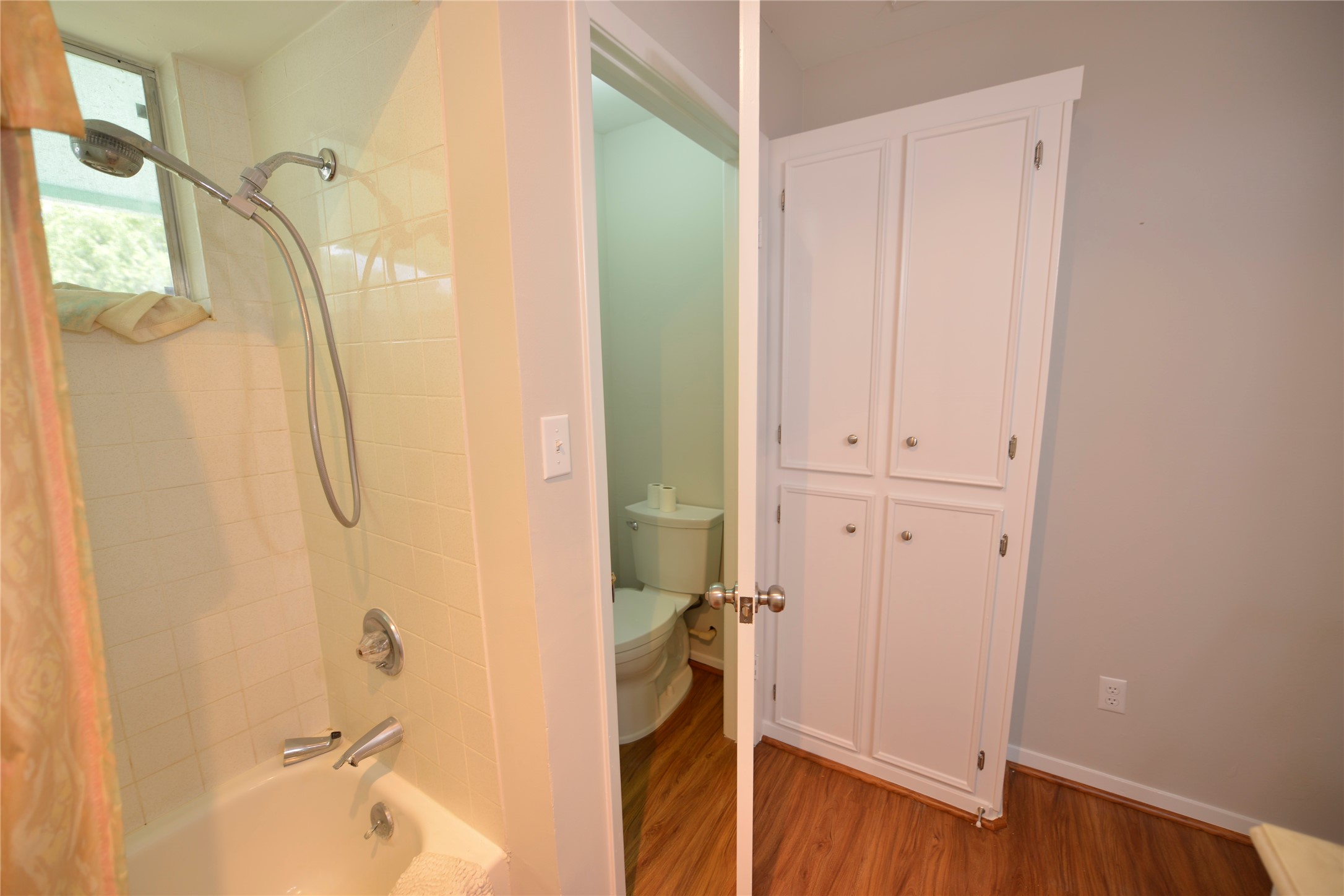 247 Selkirk Drive Property Photo 16