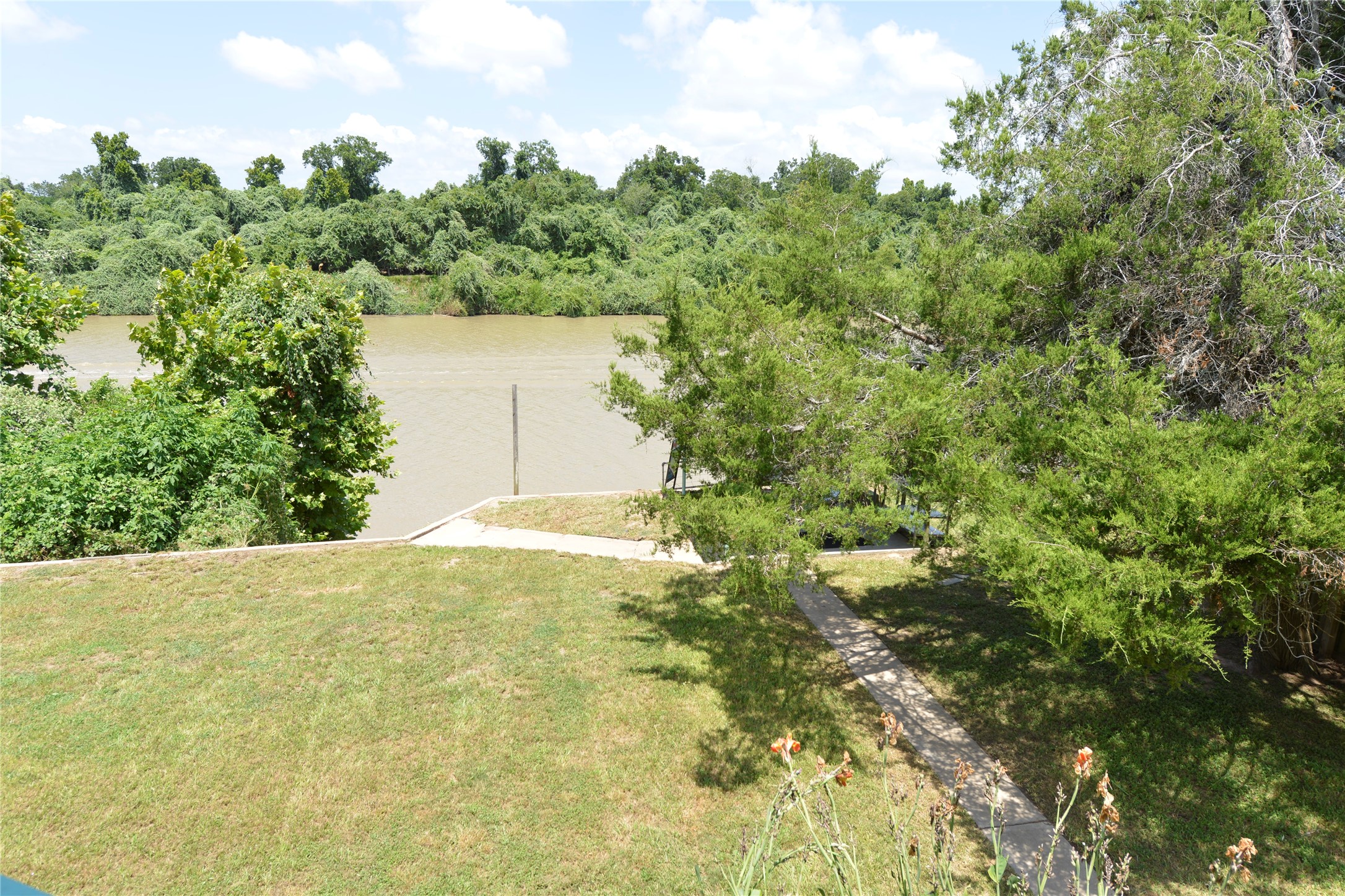 247 Selkirk Drive Property Photo 37