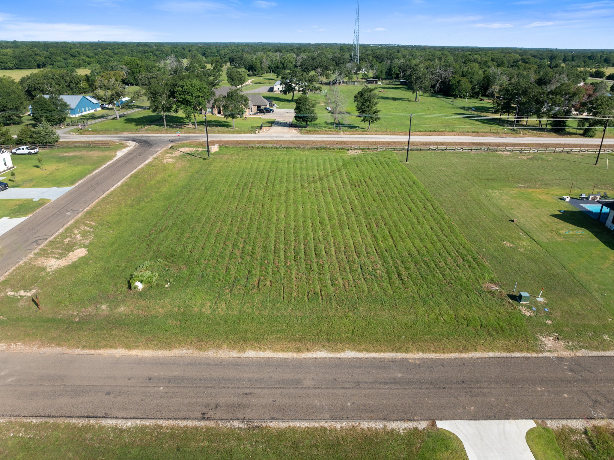 7801 Mathis Creek Drive Property Photo 1